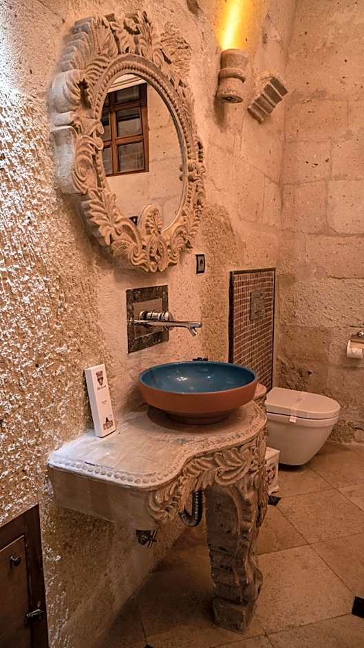 Elika Cave Suites & Spa