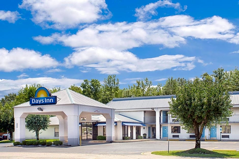 Days Inn by Wyndham N Little Rock East