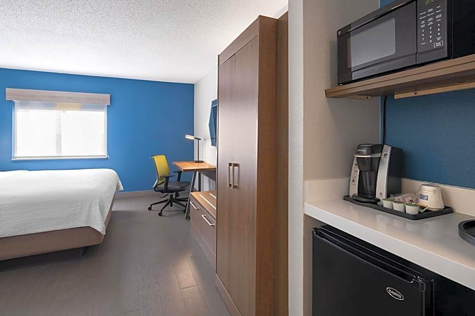 Holiday Inn Express Sheboygan-Kohler / I-43 By IHG