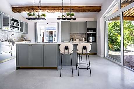 Secret d'Uzès - Place aux Herbes - Piscine chauffée et Jacuzzi