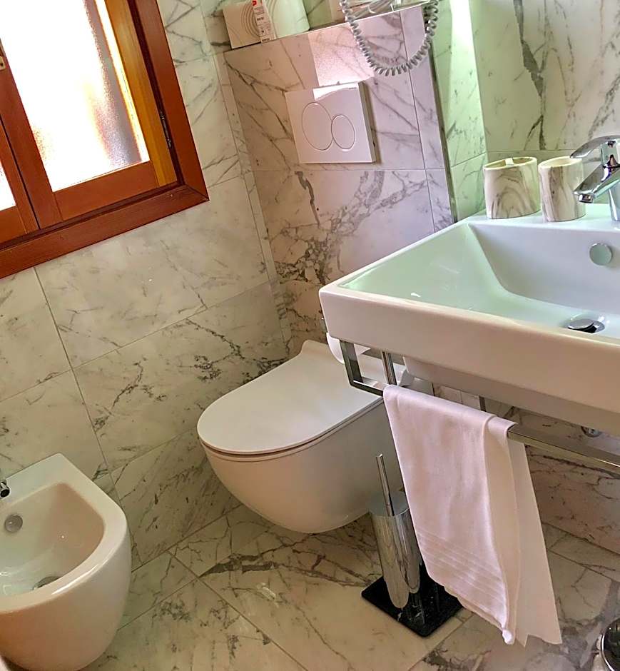 Hotel Ariel Silva