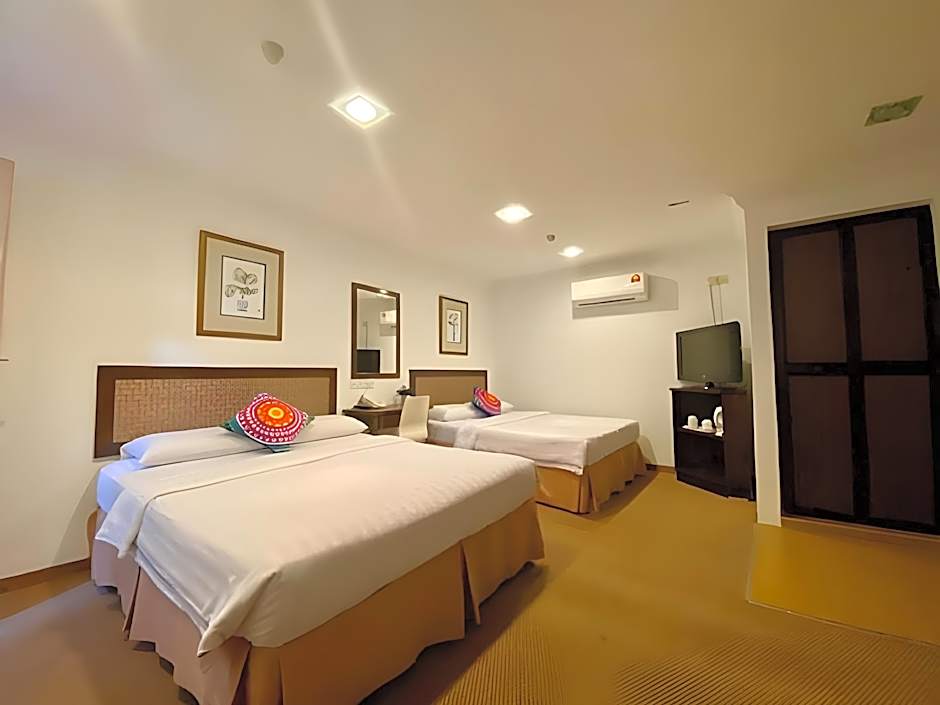 Queenspark Lovita Hotel