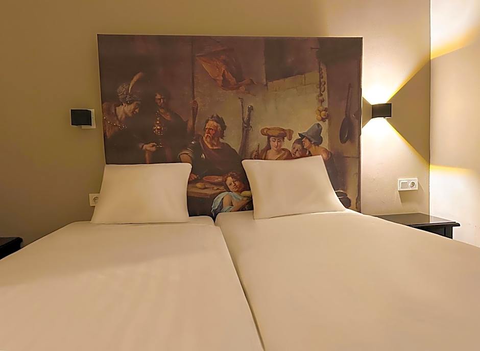 HOTELUX Amsterdam Airport Hotel