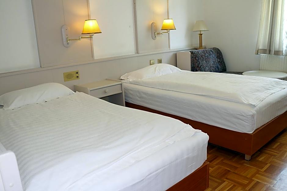 Hotel Wasserpalast - breakfast for free!!!