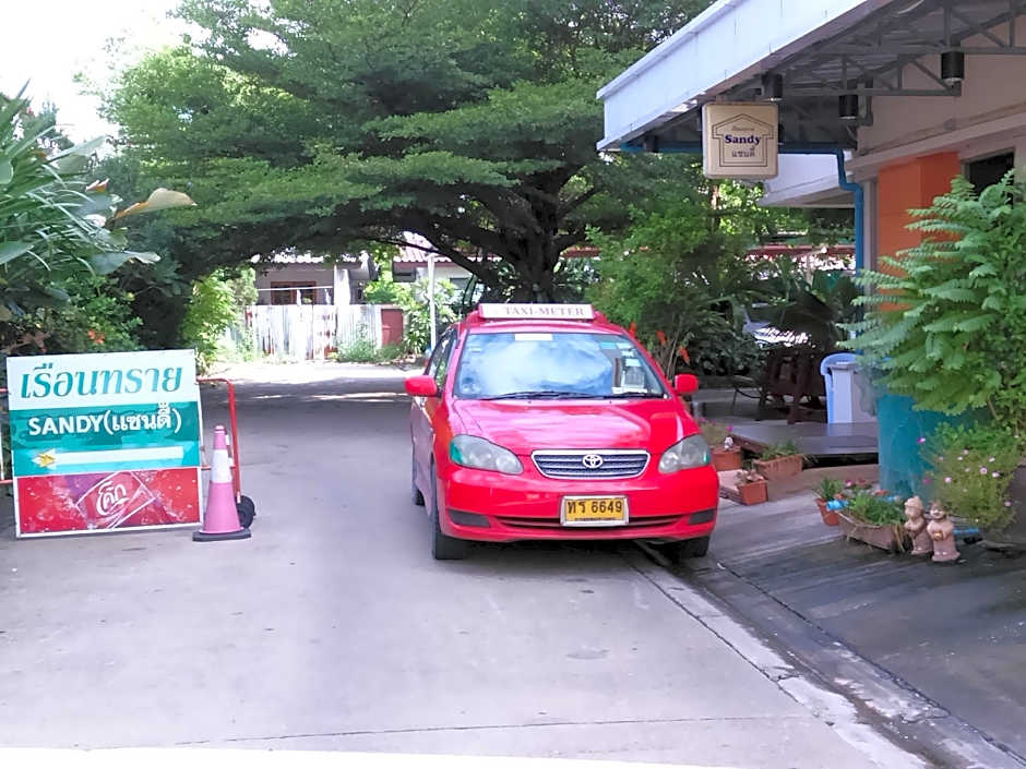 Sandy Serviced Apartment