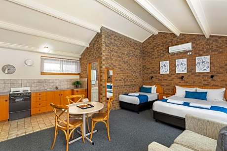 Deluxe Triple Room with Spa Bath