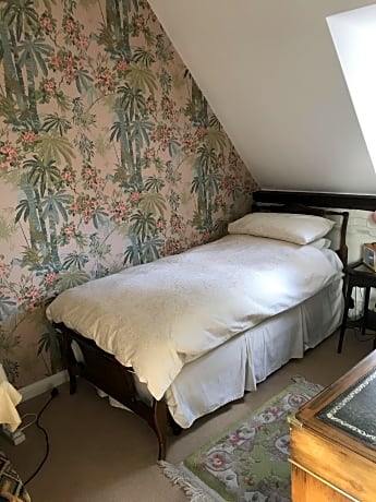 Single room-Standard-Ensuite with Shower-Countryside view-Single room