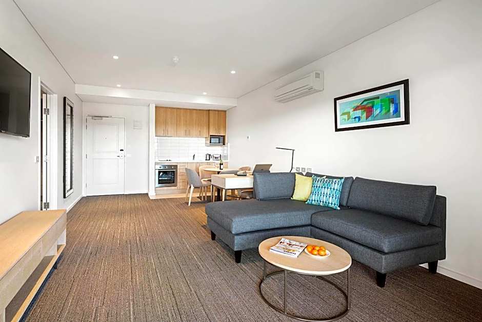 QUALITY HOTEL LAKESIDE