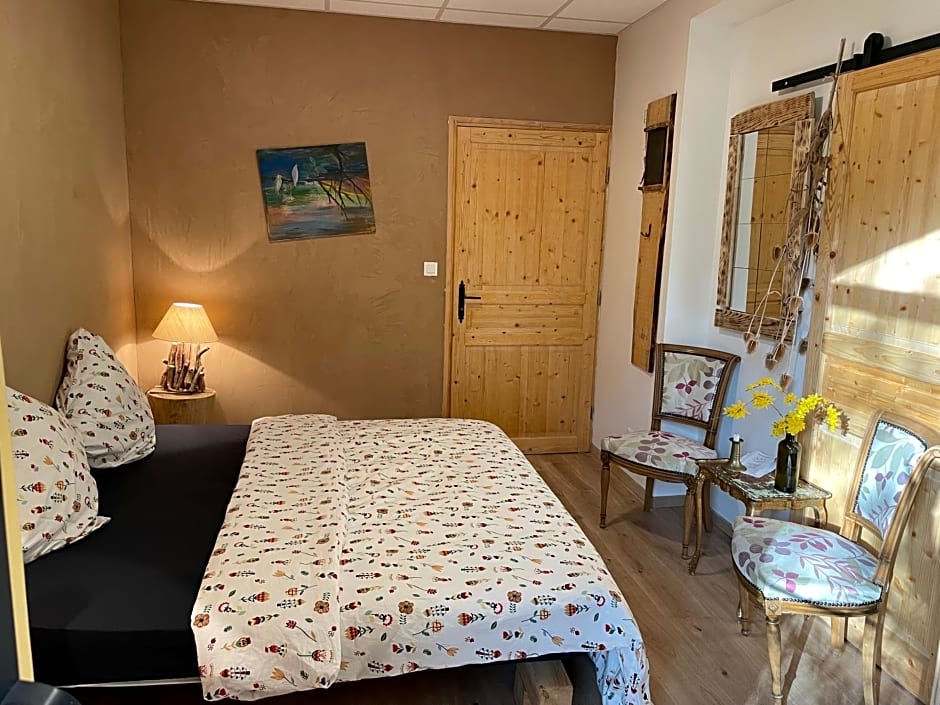 Double room on farm (La ferme du Tao)