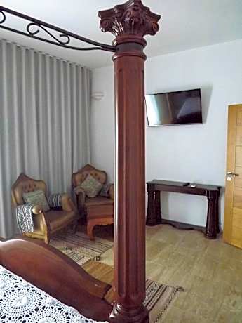 Queen Room with Pool View