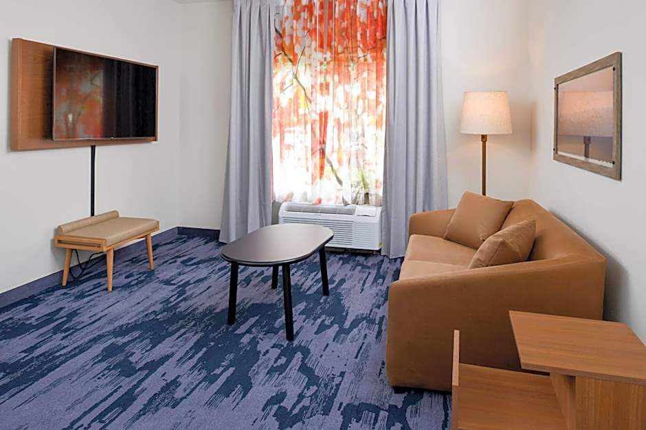 Fairfield Inn & Suites by Marriott Arlington Near Six Flags