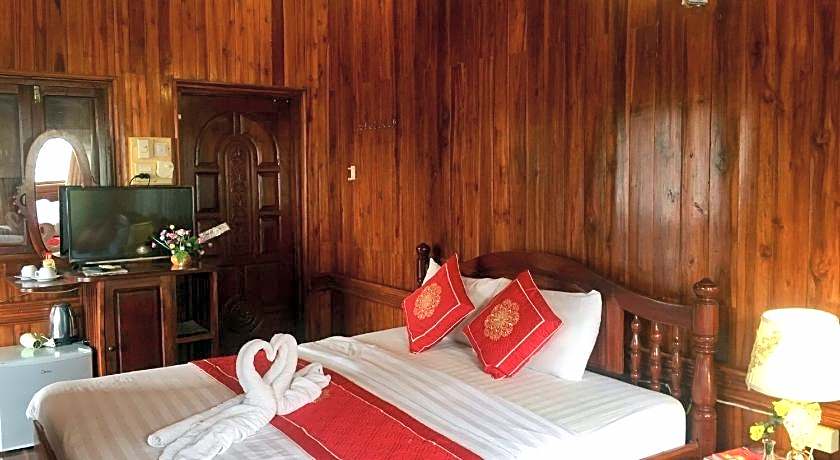 Soutikone Place House 2