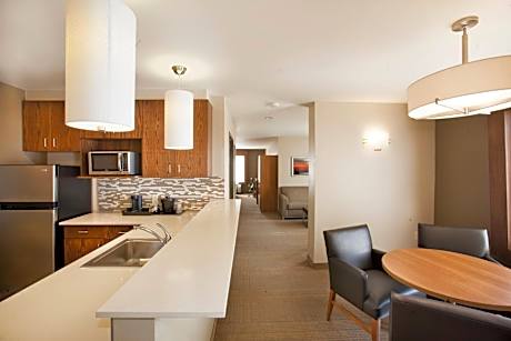 Queen Suite with Two Queen Beds and Mobility Accessible Tub - Non-Smoking