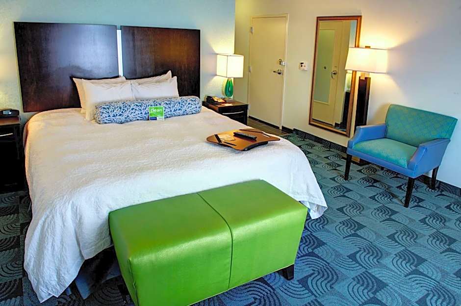 Hampton Inn By Hilton & Suites Dallas/Lewisville-Vista Ridge Mall, Tx