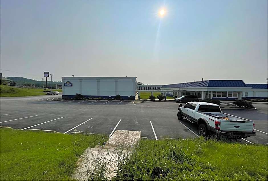 Days Inn & Suites by Wyndham York