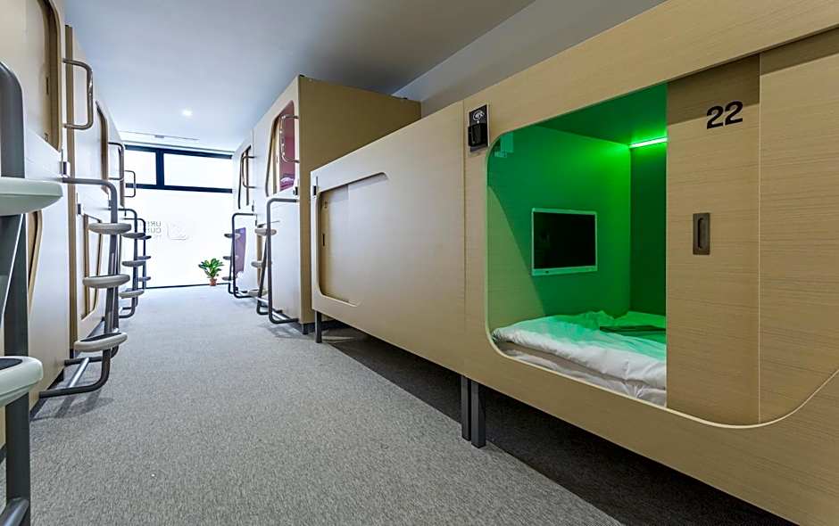 Urban Cube Hostel Sevilla