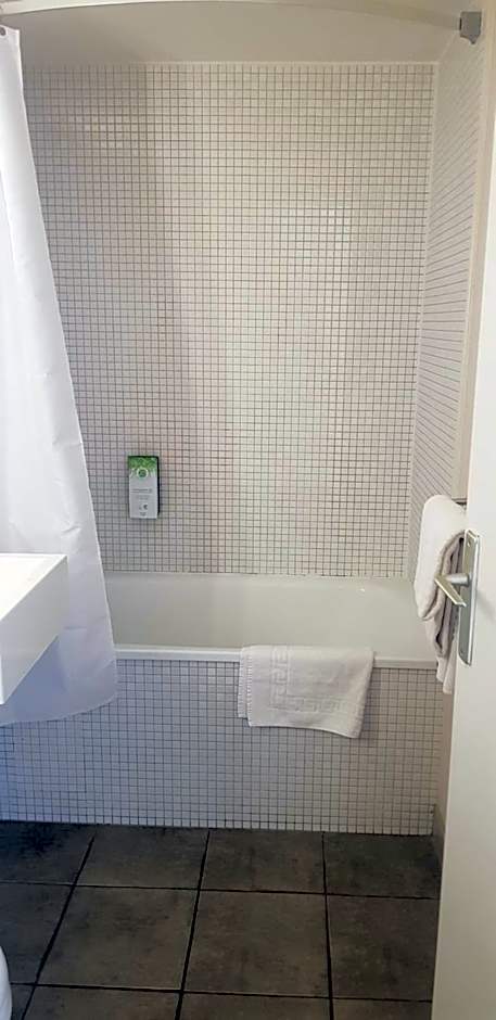 Campanile Hotel Chantilly