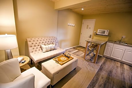 Family Suite - Upper Level - Not Pet Friendly