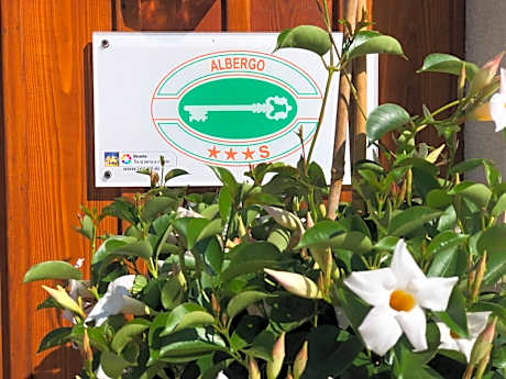 Hotel Vecchia Stazione Mountain Elegance