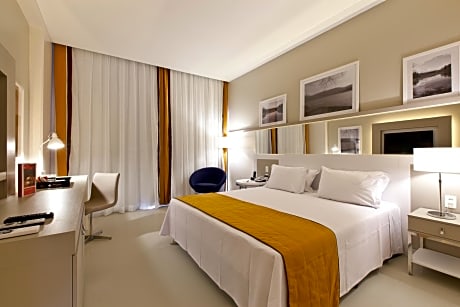 Luxury Apartment with pool view