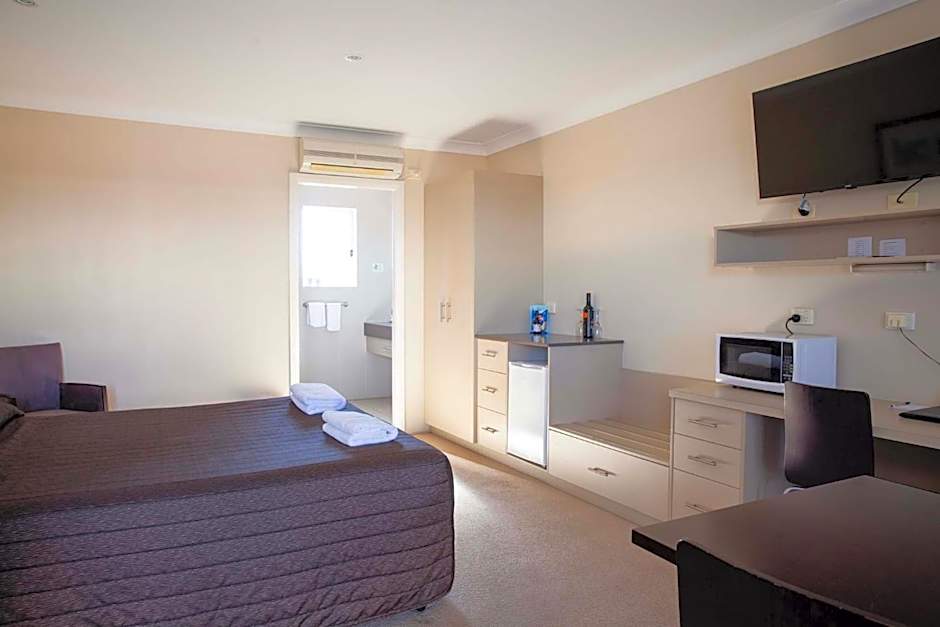 The Kidman Wayside Inn