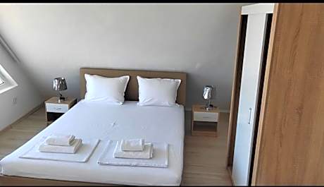 Deluxe Double Room with Balcony and Sea View