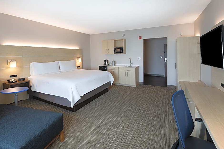 Holiday Inn Express & Suites Ft Myers Beach-Sanibel Gateway By IHG