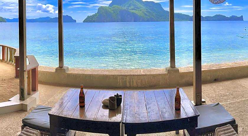 Golden Monkey Beach Hotel
