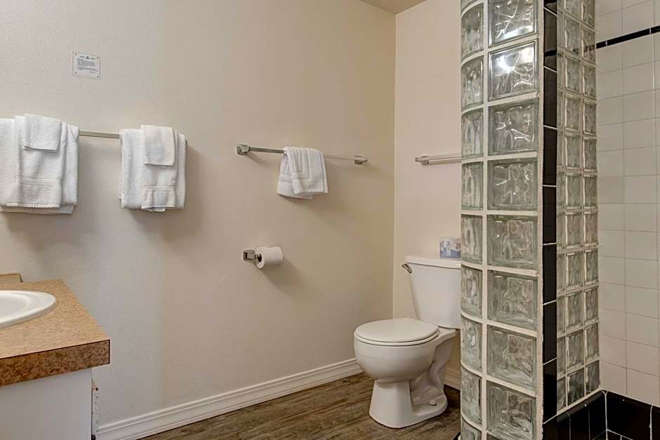 Ester Lee Oceanview Inn