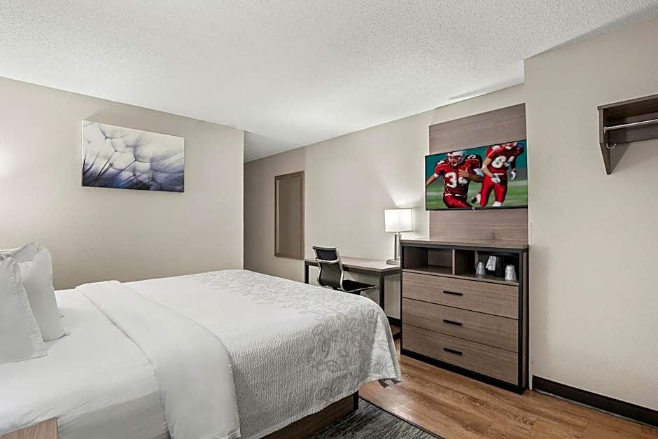 Red Roof Plus Belleville