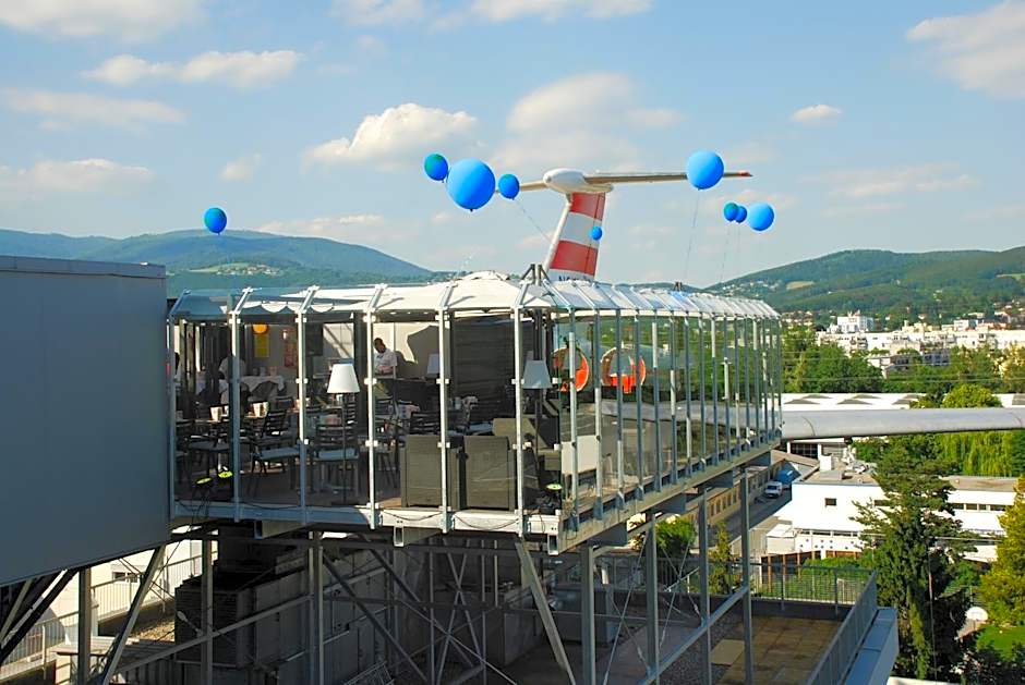 NOVAPARK Flugzeughotel Graz