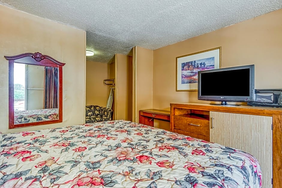 OYO Hotel Jackson North I-55