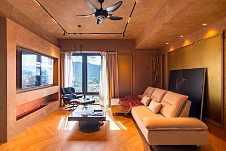 Georgetown Tropicana 218 by Airlevate Suites