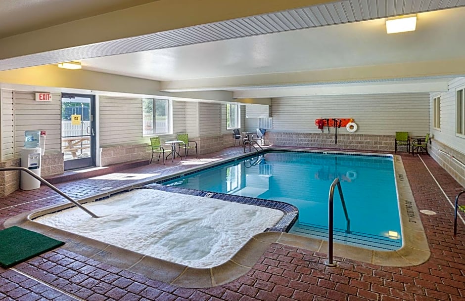 Sleep Inn & Suites Bay View Acme - Traverse City