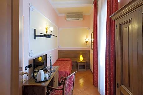 Small Single Room