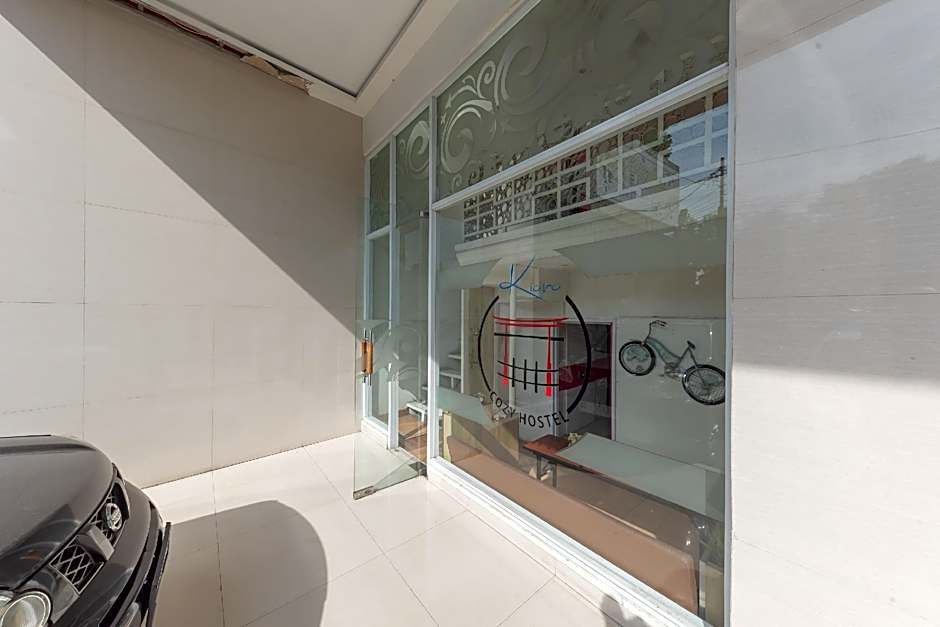 Kiara Cozy Kircon Hostel By RedDoorz – Bandung, KY