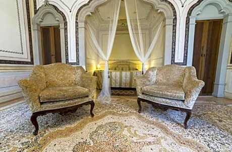 Suite with Garden View