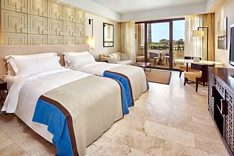 Deluxe Partial Sea View, Guest room, 2 Twin/Single Bed(s), Balcony