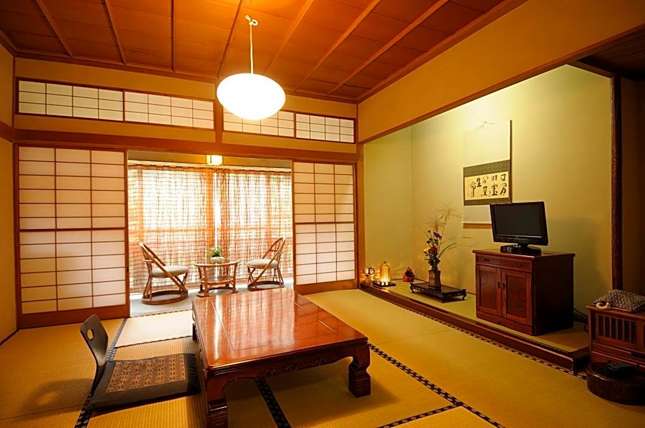 Irorinoyado Ashina