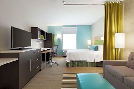 1 KING HEARING ACCESSIBLE STUDIO SUITE NOSMOK