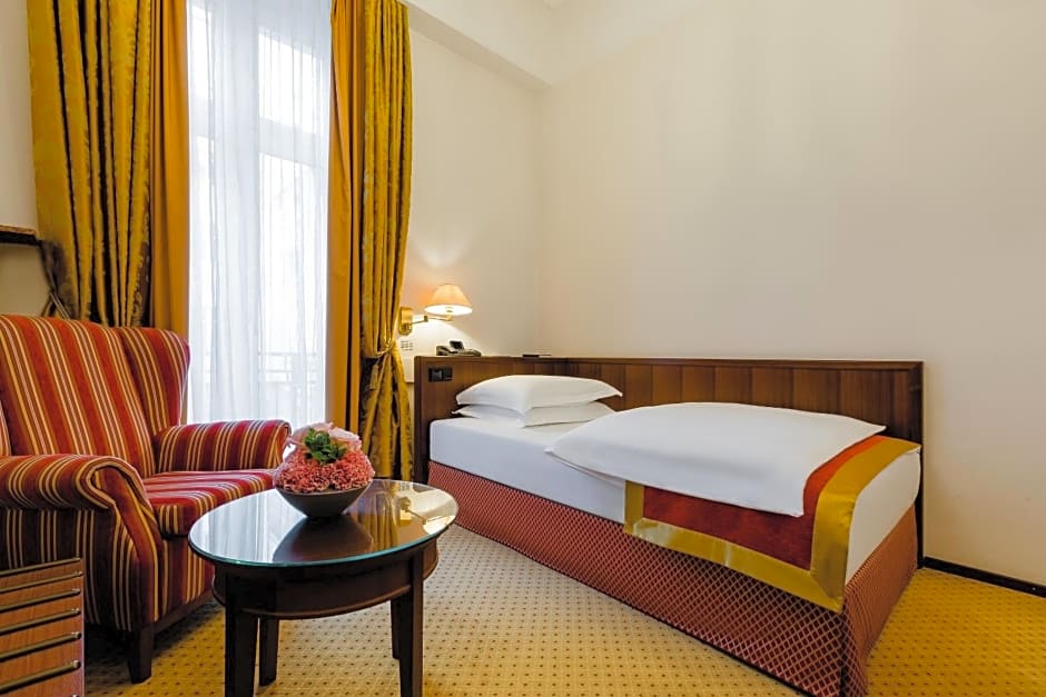 Excelsior Hotel Ernst