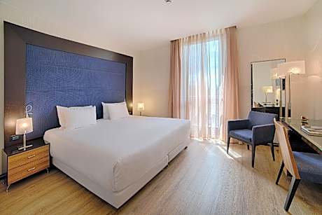 Superior Room with Balcony (3 adults)