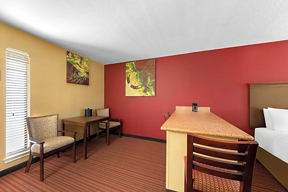 SureStay Plus by Best Western San Antonio Fiesta Inn