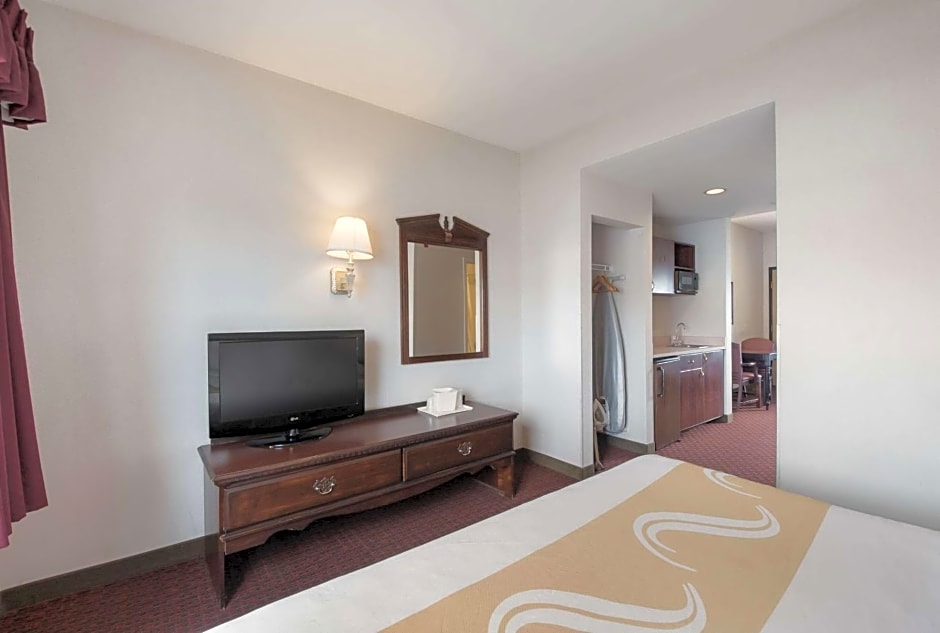 Quality Inn Grand Suites Bellingham