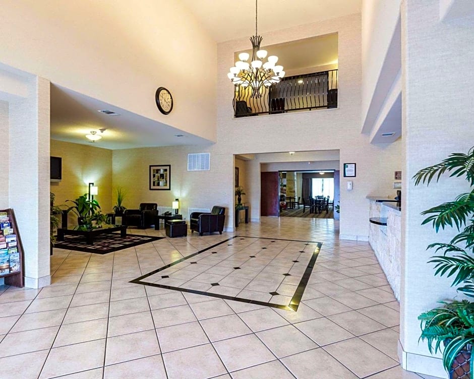 Quality Suites Huntsville Near University