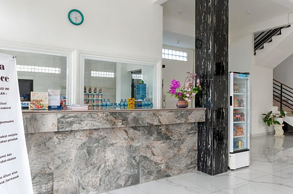 RedDoorz near UISU teladan Medan