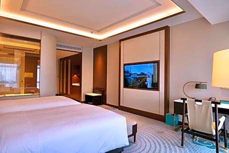 Luxury Room with Club Millesime Access, One King-size Bed