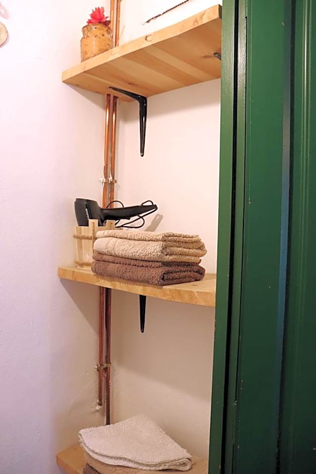 Les Magranes Bed & Breakfast