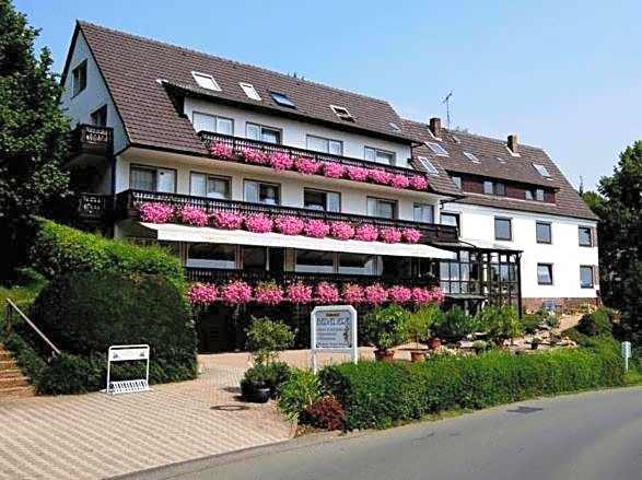 BELVEDERE - das BIO HOTEL Garni & SuiteHotel am Edersee ! Unser Geschenk für Sie, auch die GästeCard GrimmHeimat!