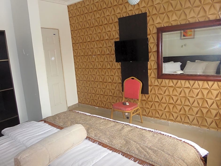 Silverland Hotels and Suites